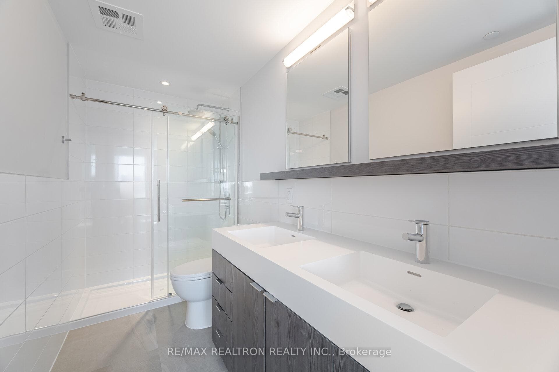 664 Spadina Avenue Unit 1007 photo 11