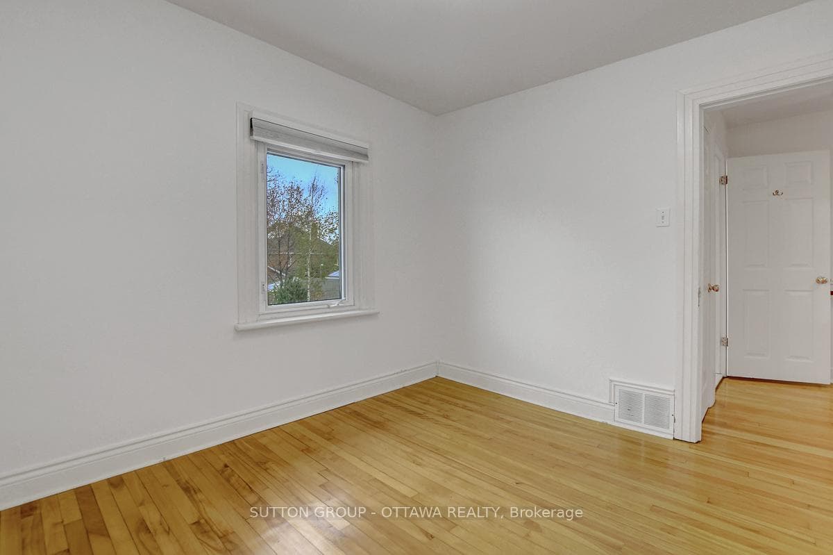 200 Breezehill Avenue photo 17