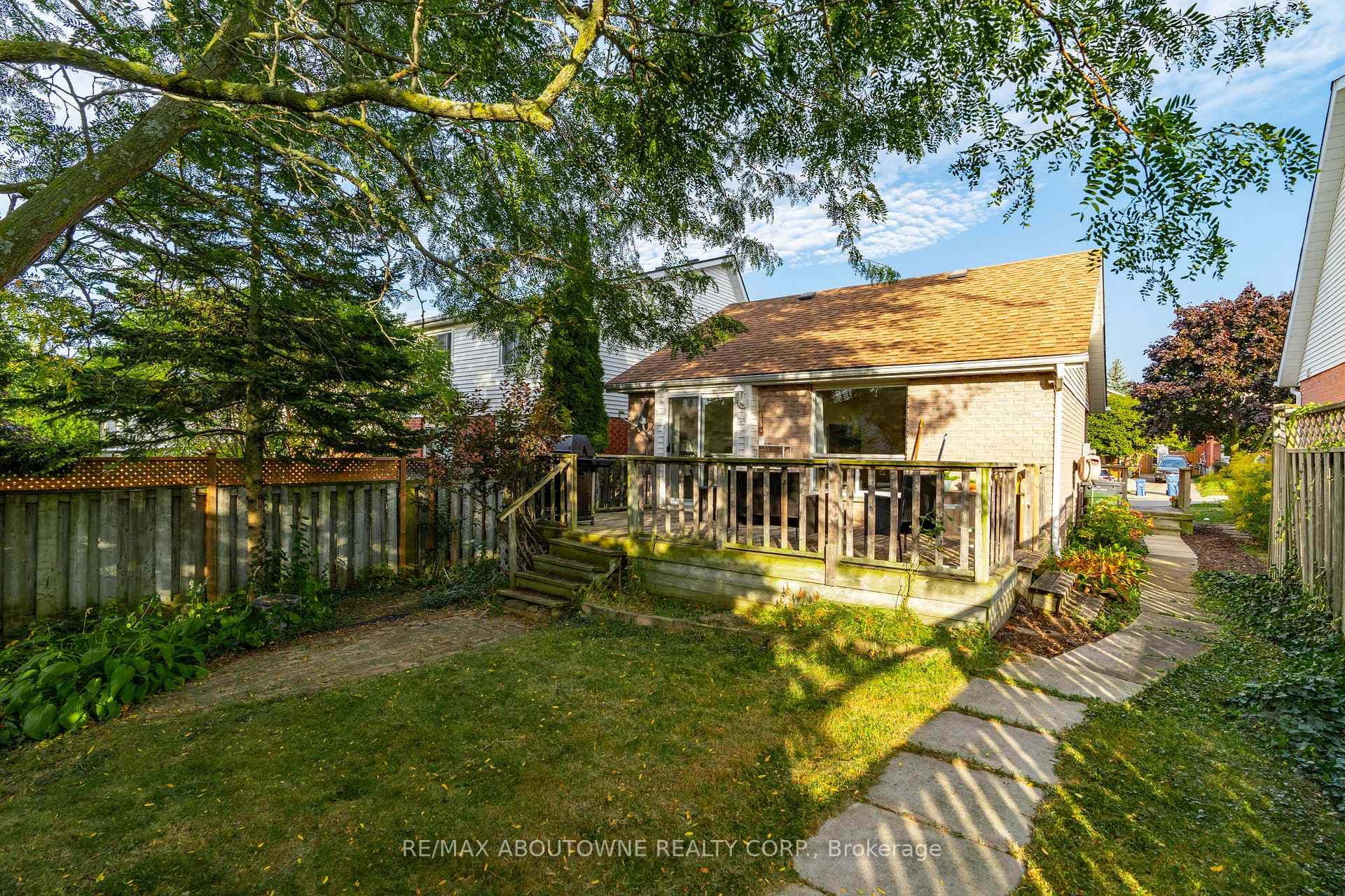 20 Moss Place photo 33