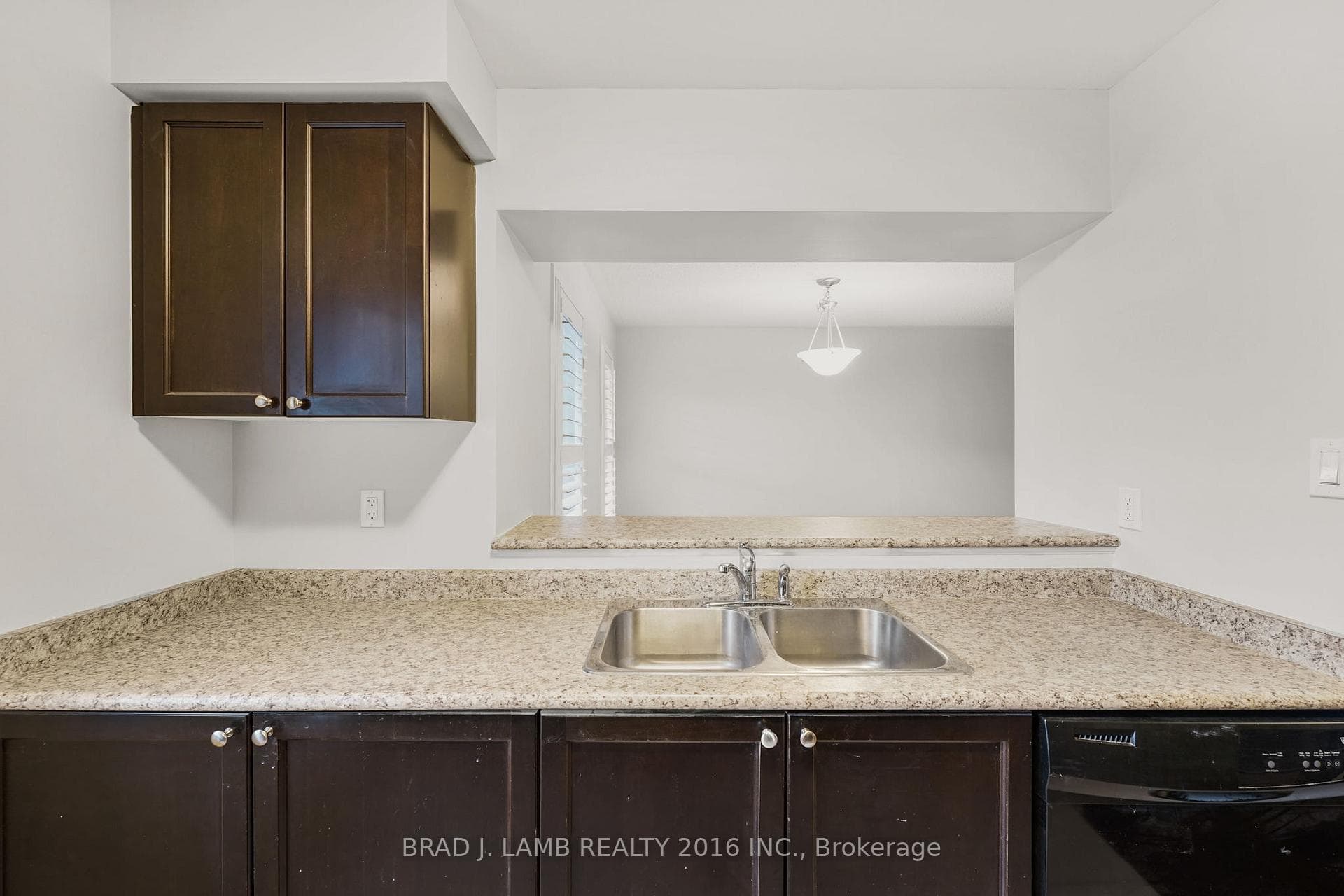 930 Nadalin Heights photo 14