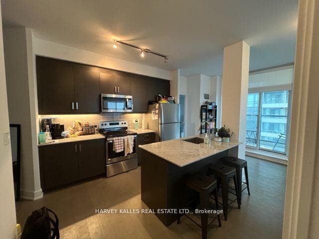 1486 Bathurst Street Unit 1405 photo 12