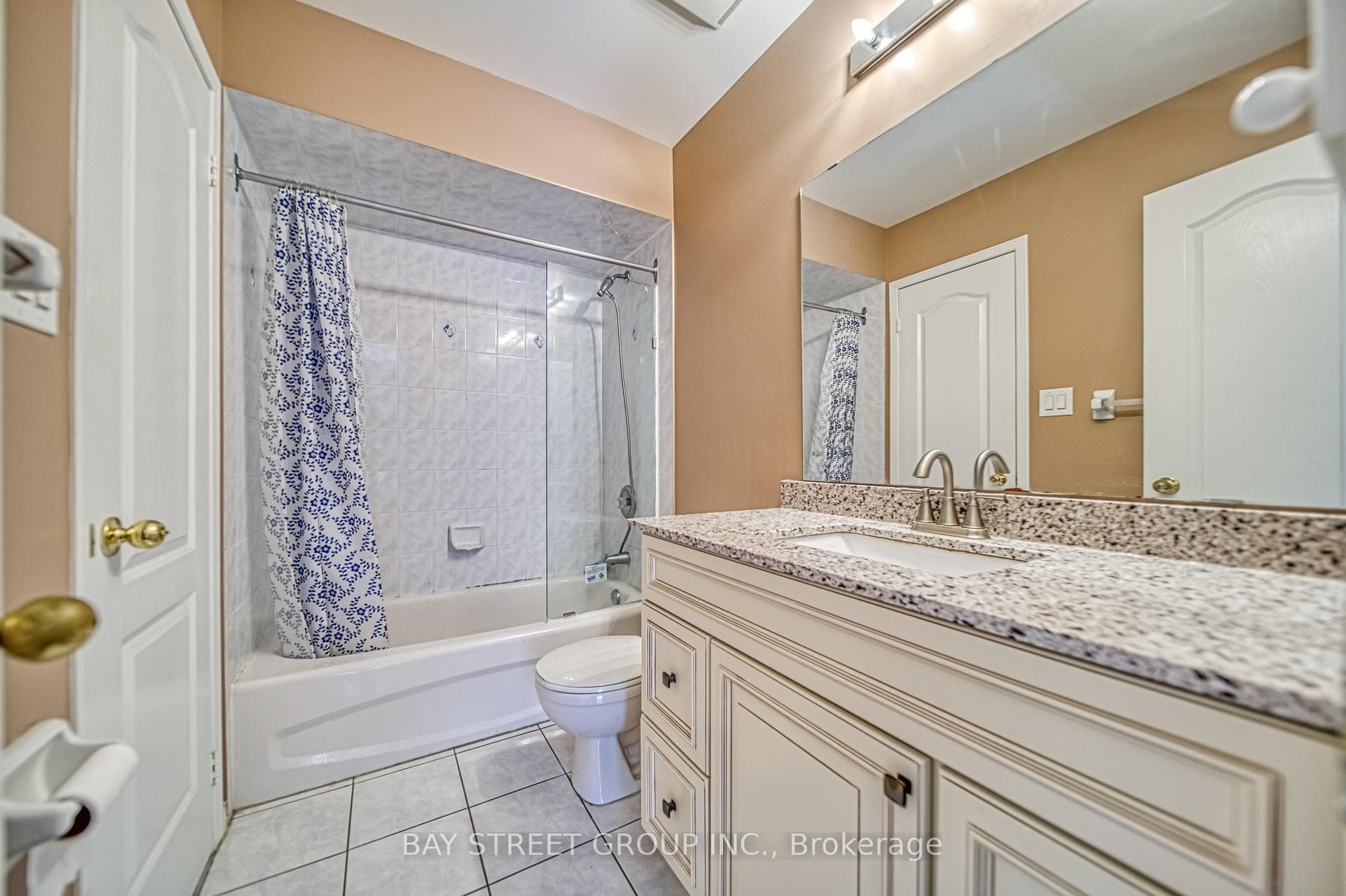 77 Weatherill Road photo 27
