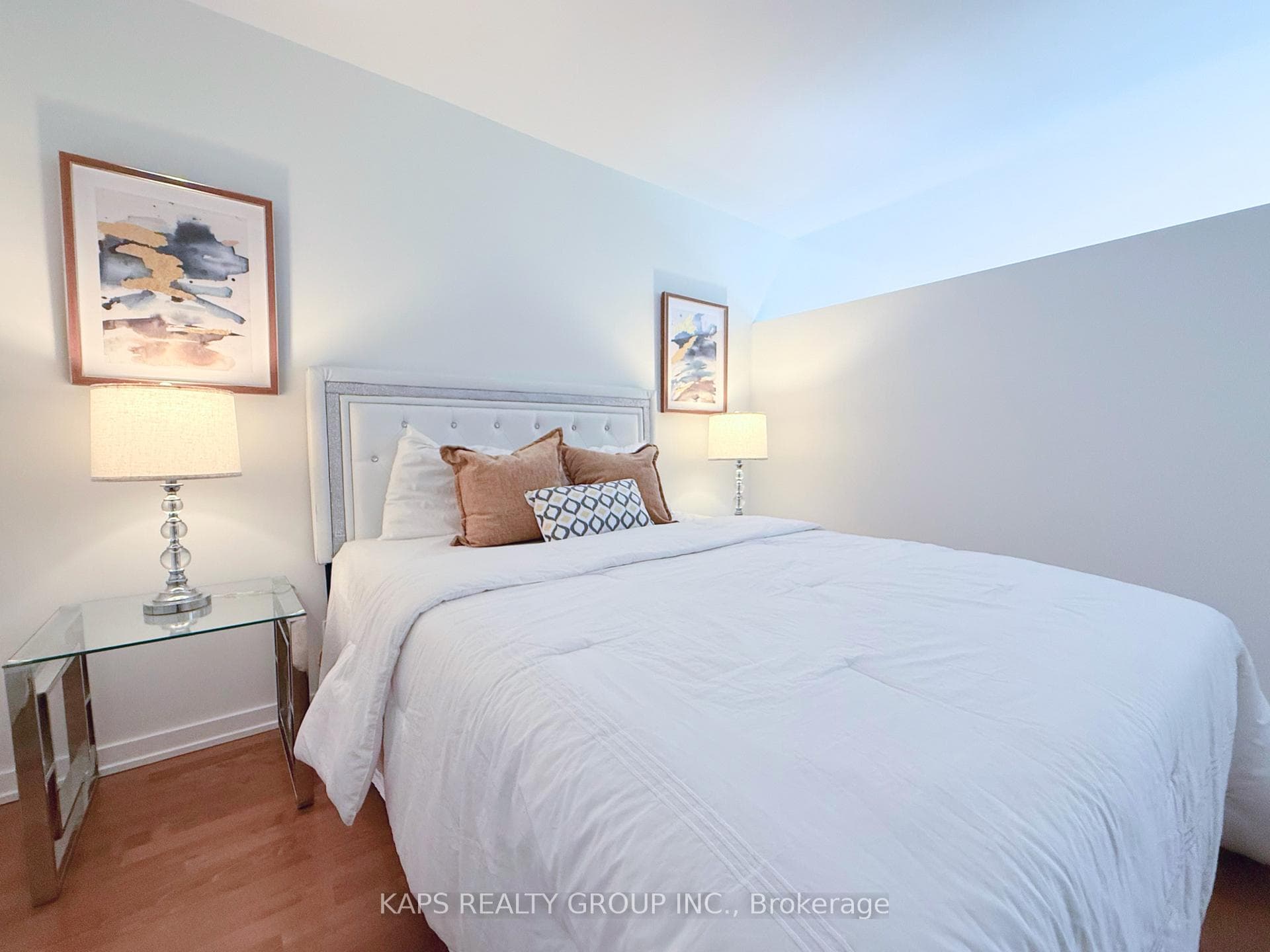 33 Lombard Street Unit 410 photo 8