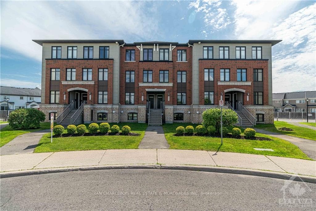2382 ESPRIT Drive photo 1