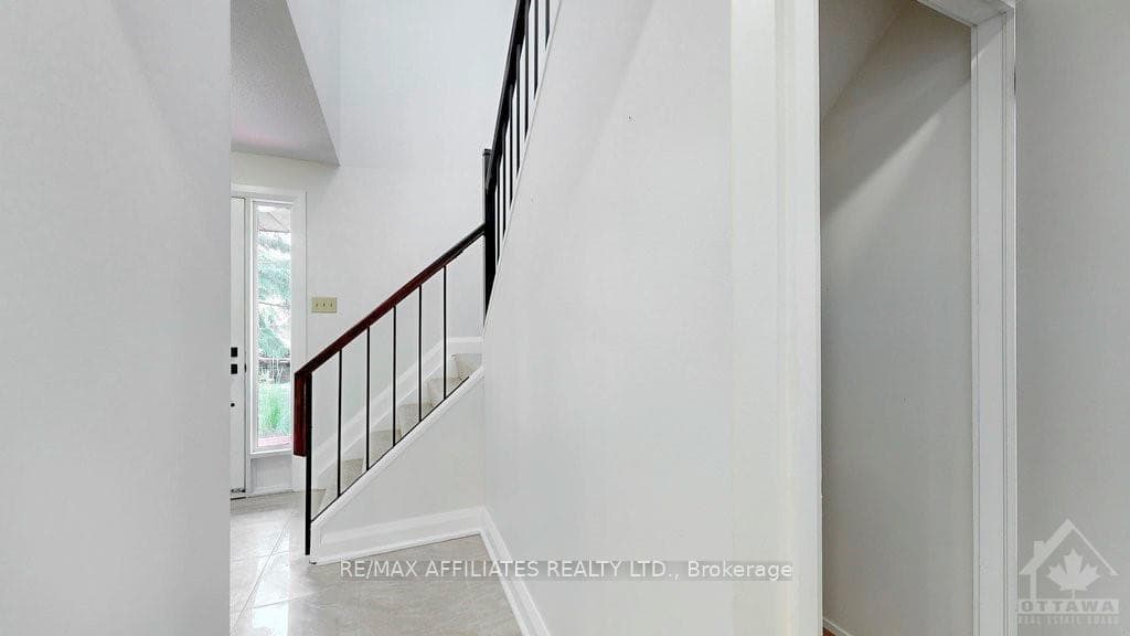 71 FIELDGATE Drive photo 11