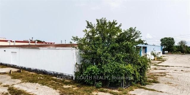 436 Huron Road photo 10