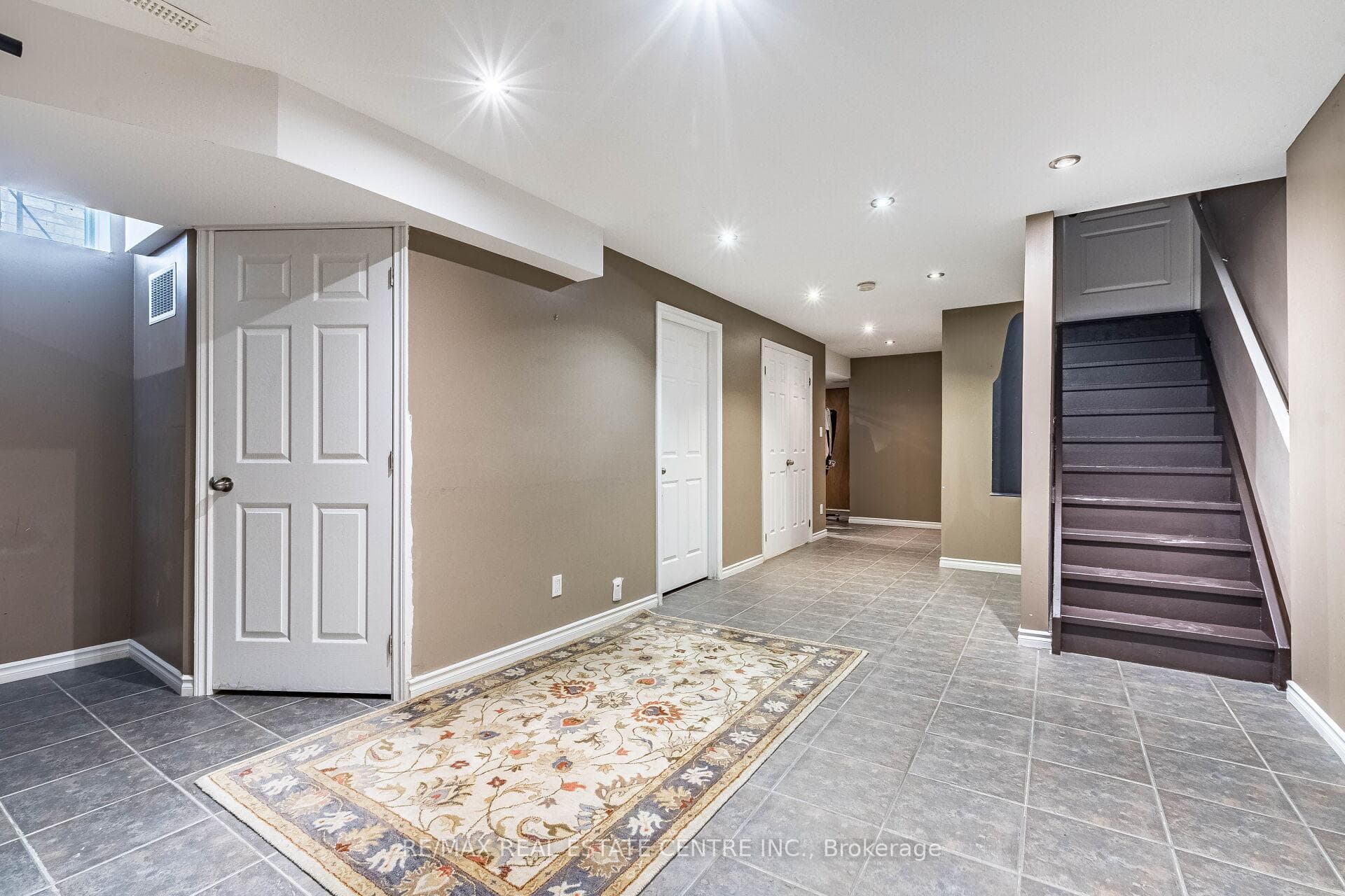 3226 Raindance Crescent photo 23