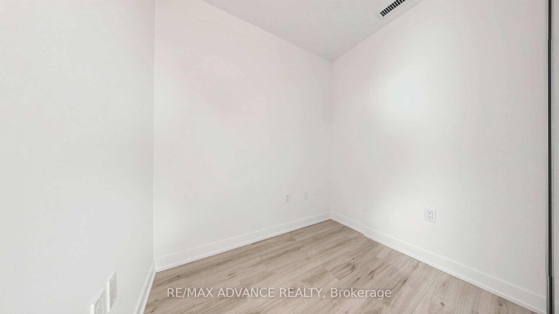 110 Broadway Avenue Unit 3013 photo 19