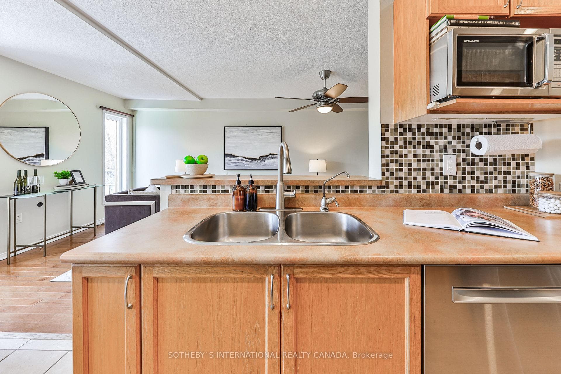 401 Kittridge Road photo 13