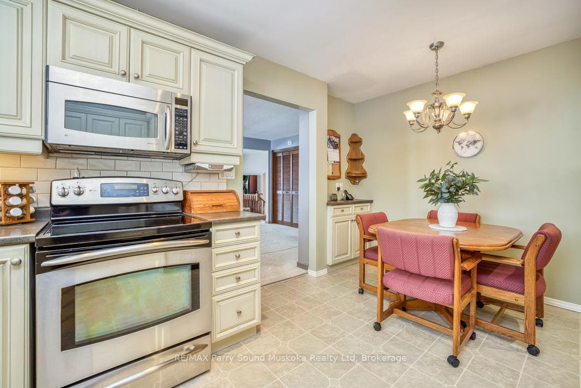 Eat in kitchen