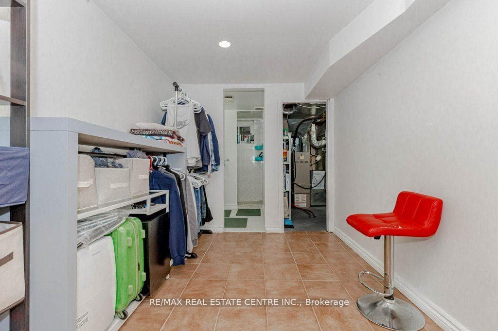 3 Avonmore Street photo 39