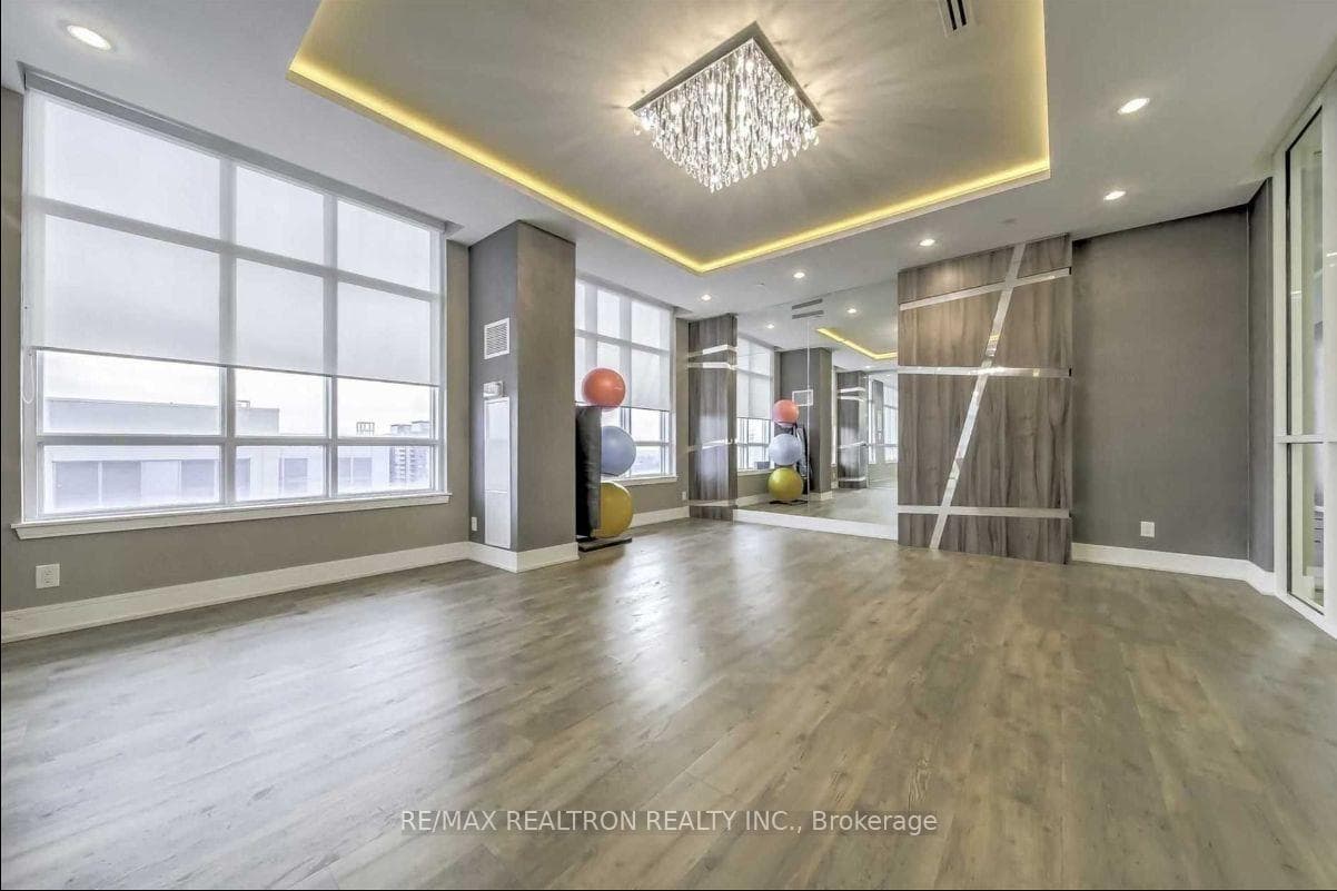9191 Yonge Street Unit Sw321 photo 13