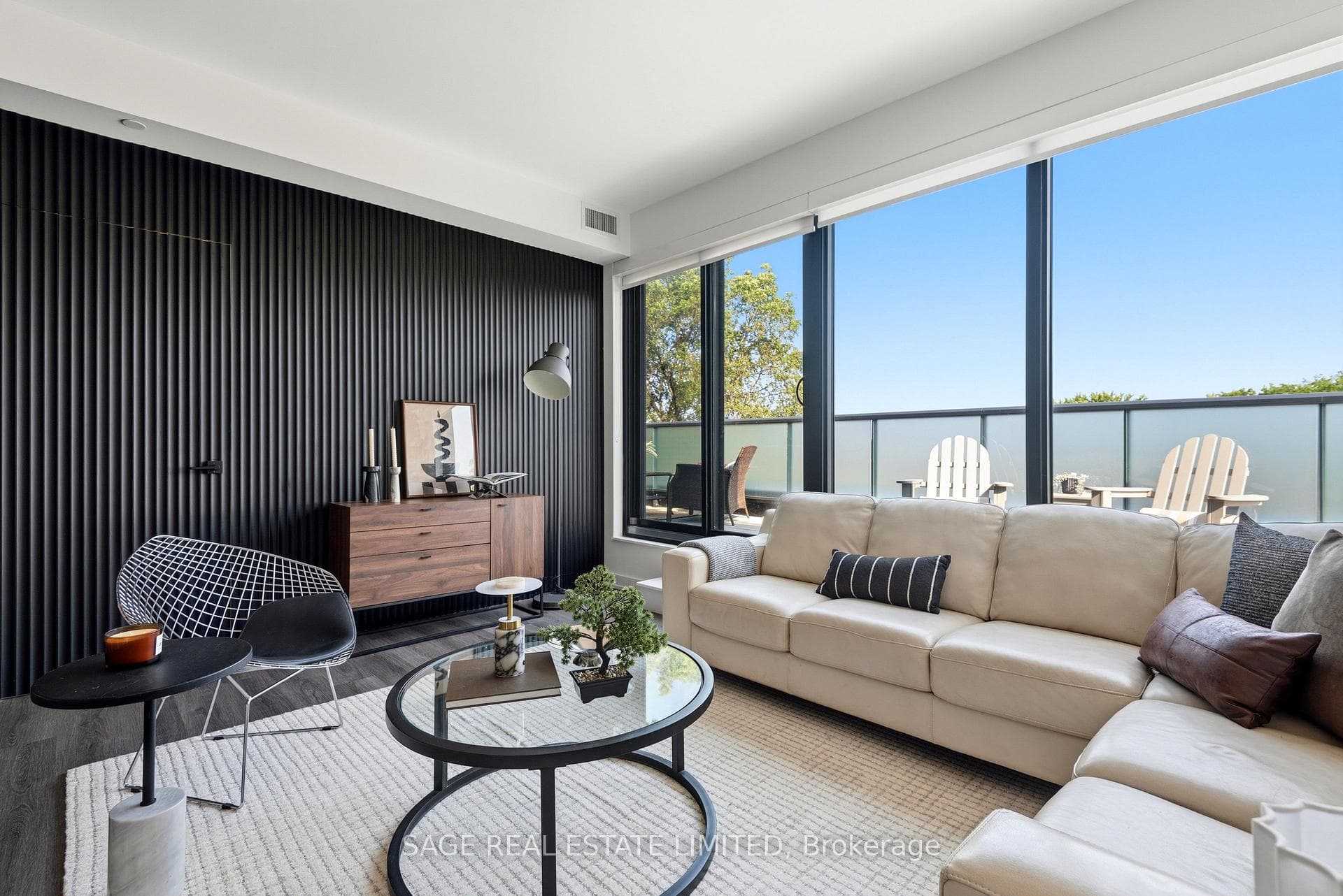 840 St Clair Avenue Unit 704 photo 4