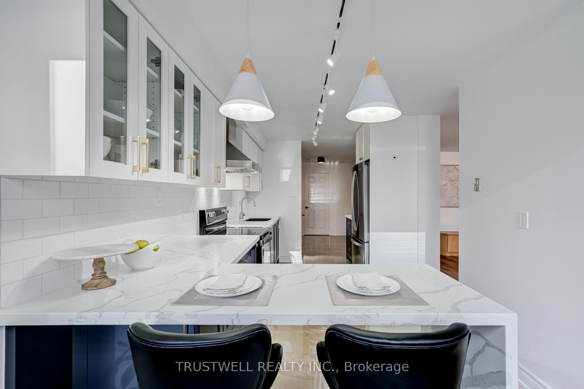 280 Simcoe Street Unit 1102 photo 9