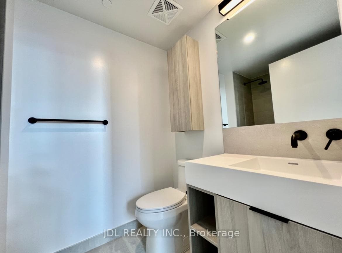 108 Peter Street Unit 1805 photo 12