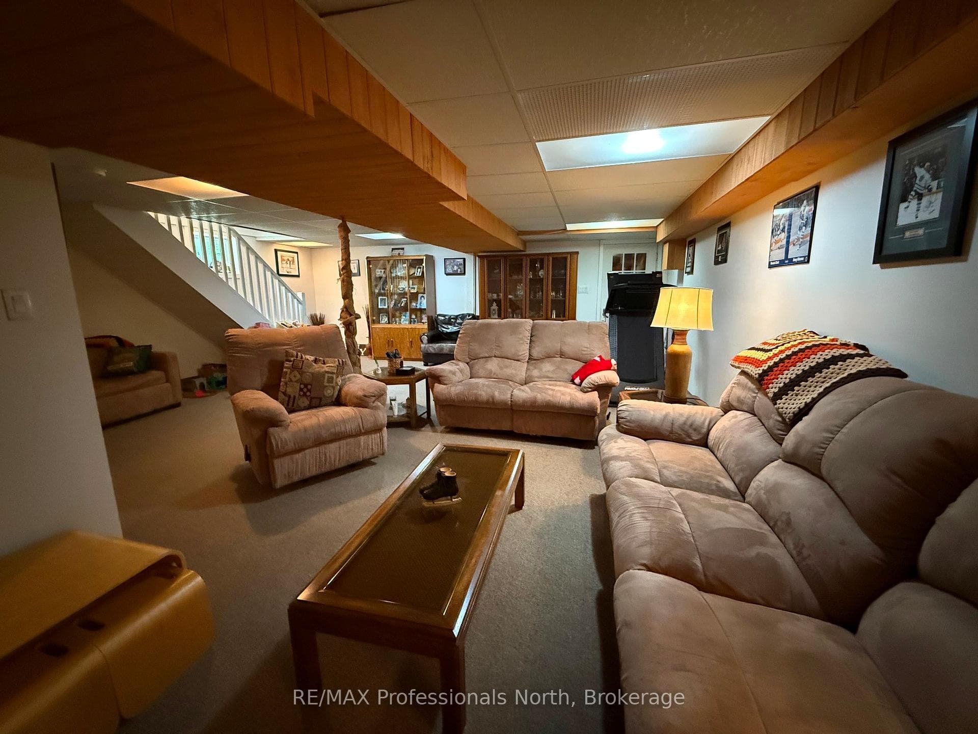 1023 Chester Crescent photo 44