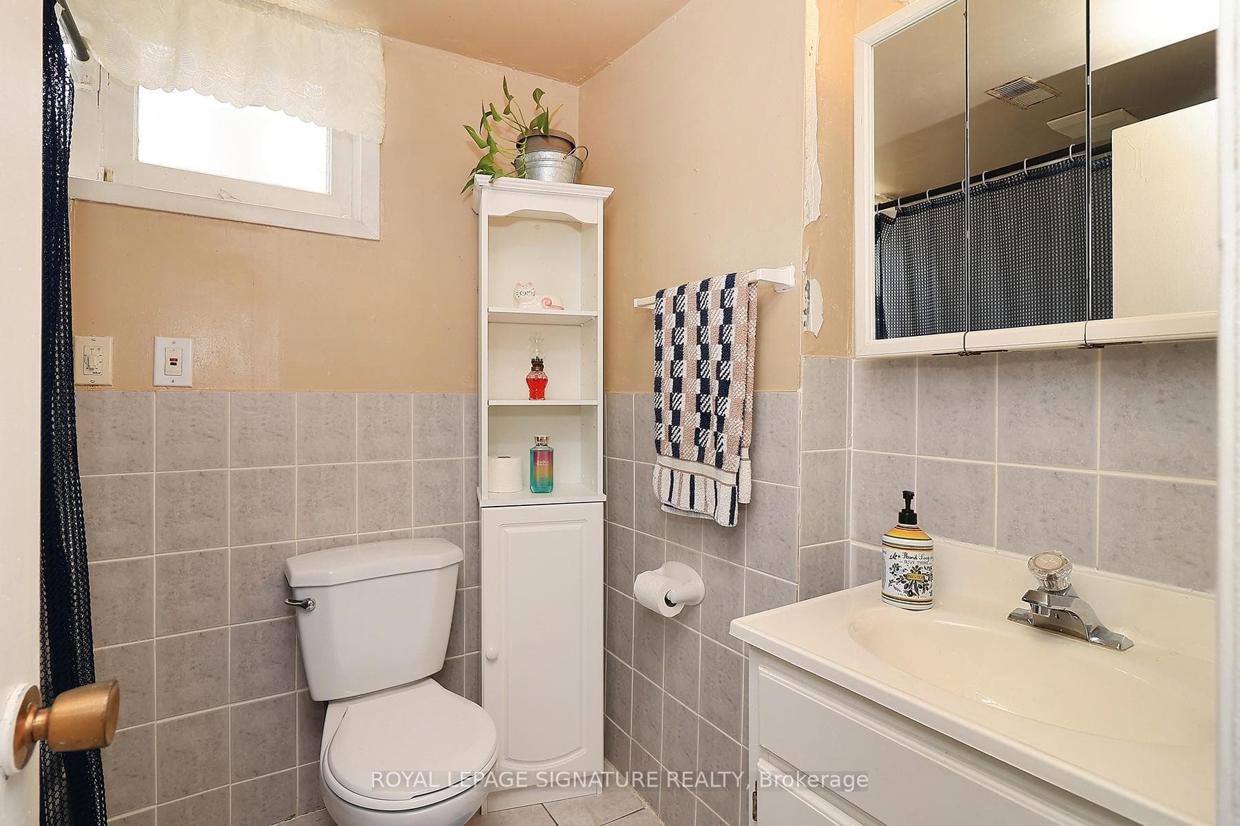 989 Midland Avenue photo 26