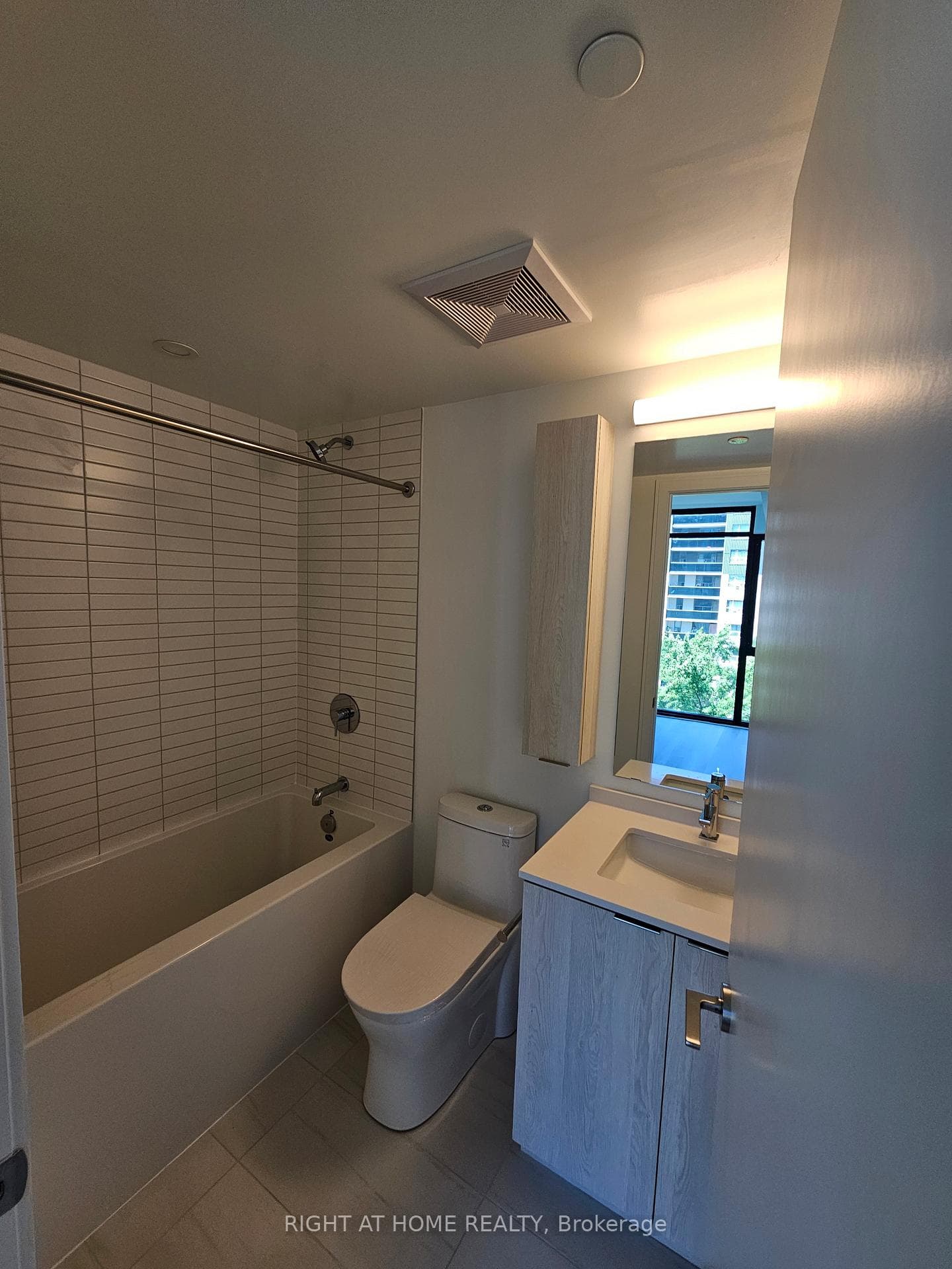 86 Dundas Street Unit 613 photo 6