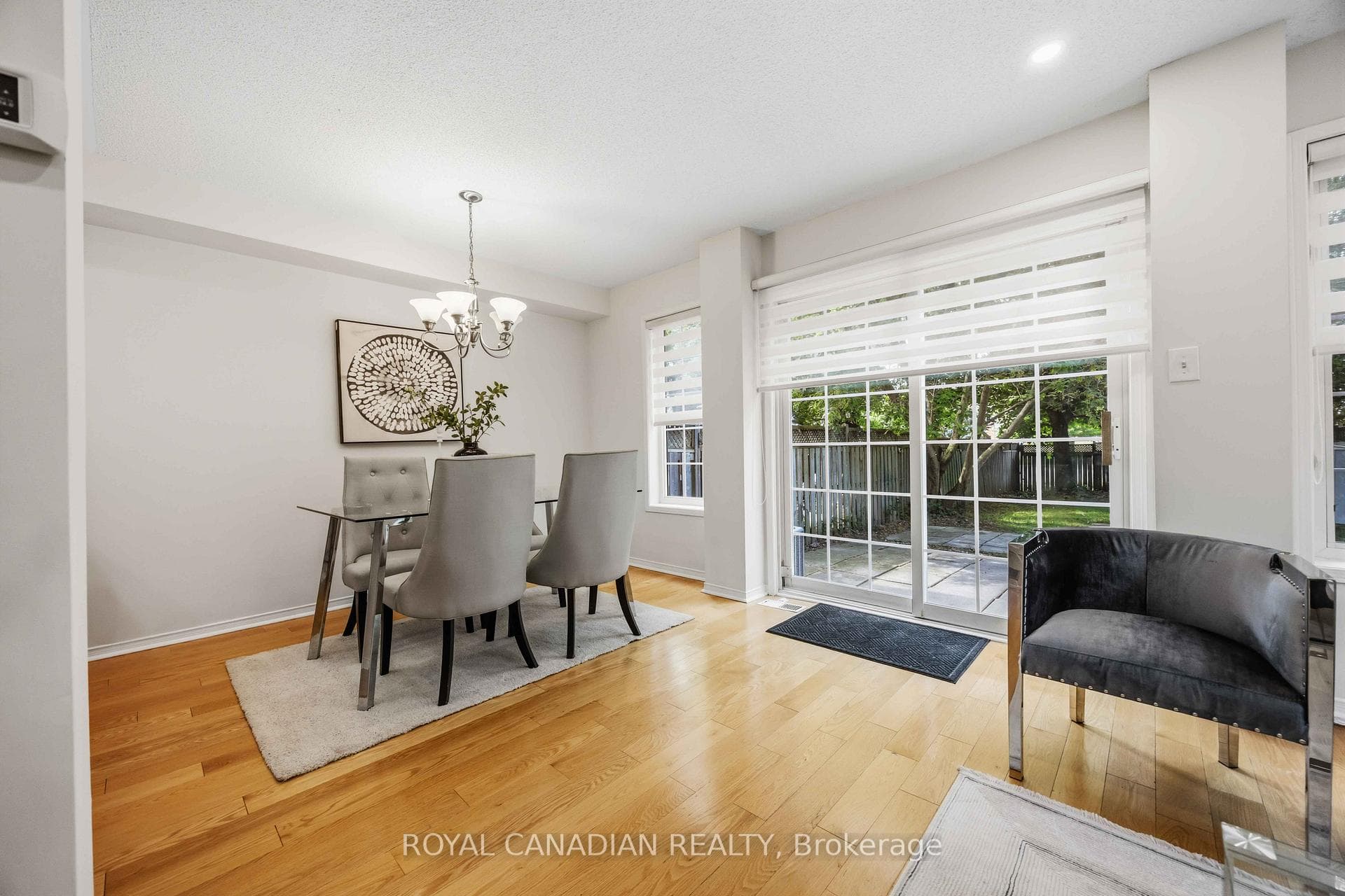 137 Stokely Crescent photo 16