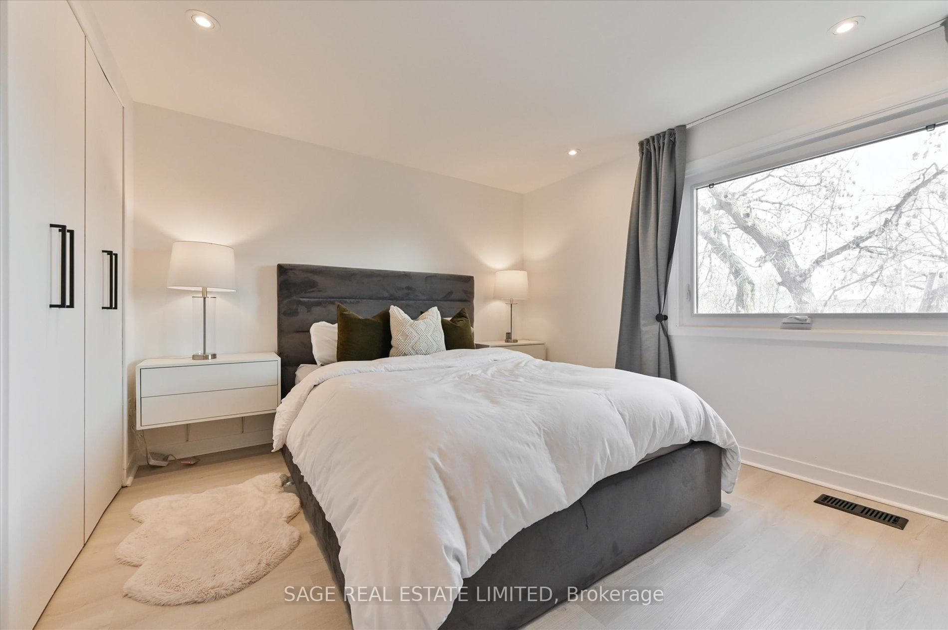 275 Broadview Avenue Unit 129 photo 14