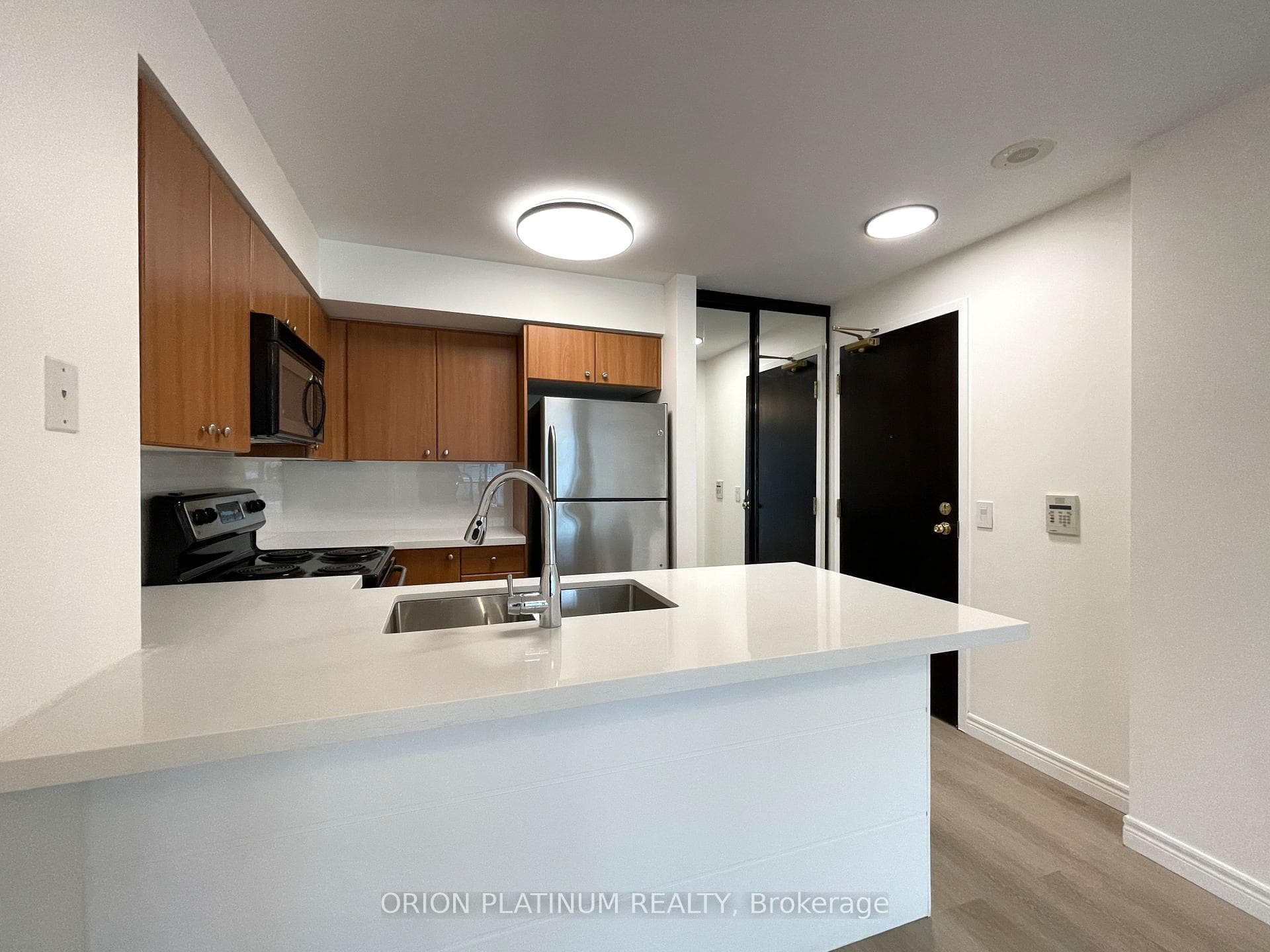 30 Grand Trunk Crescent Unit 3707 photo 7