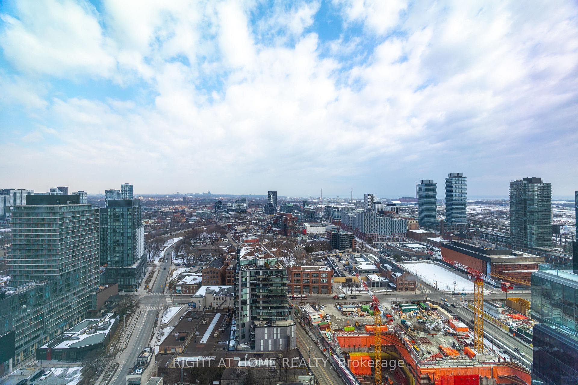 284 King Street Unit 2701 photo 21