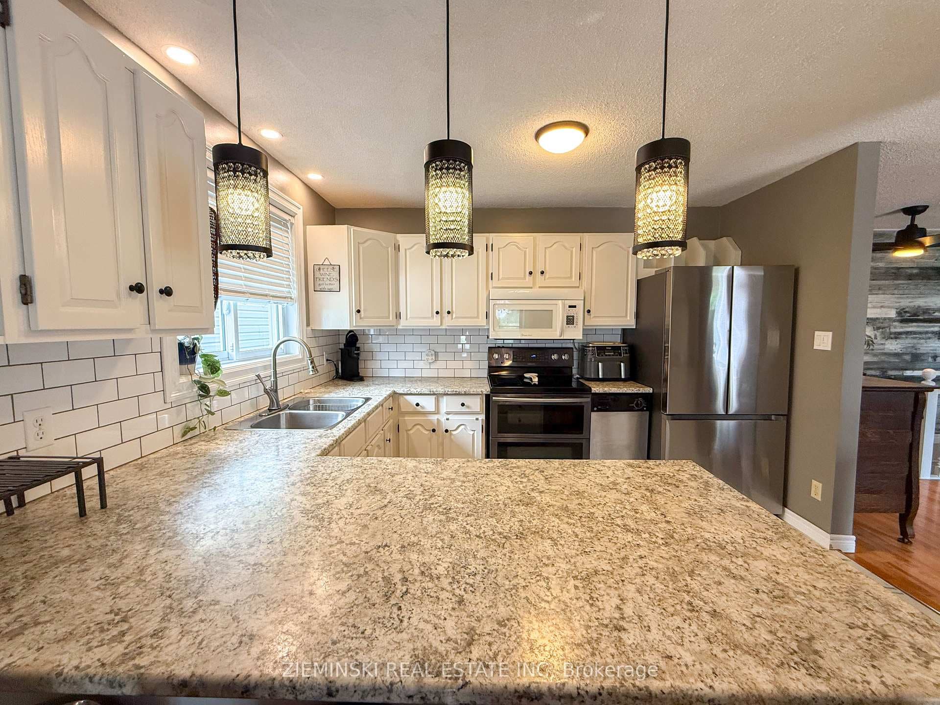 605 Bristol Road photo 14