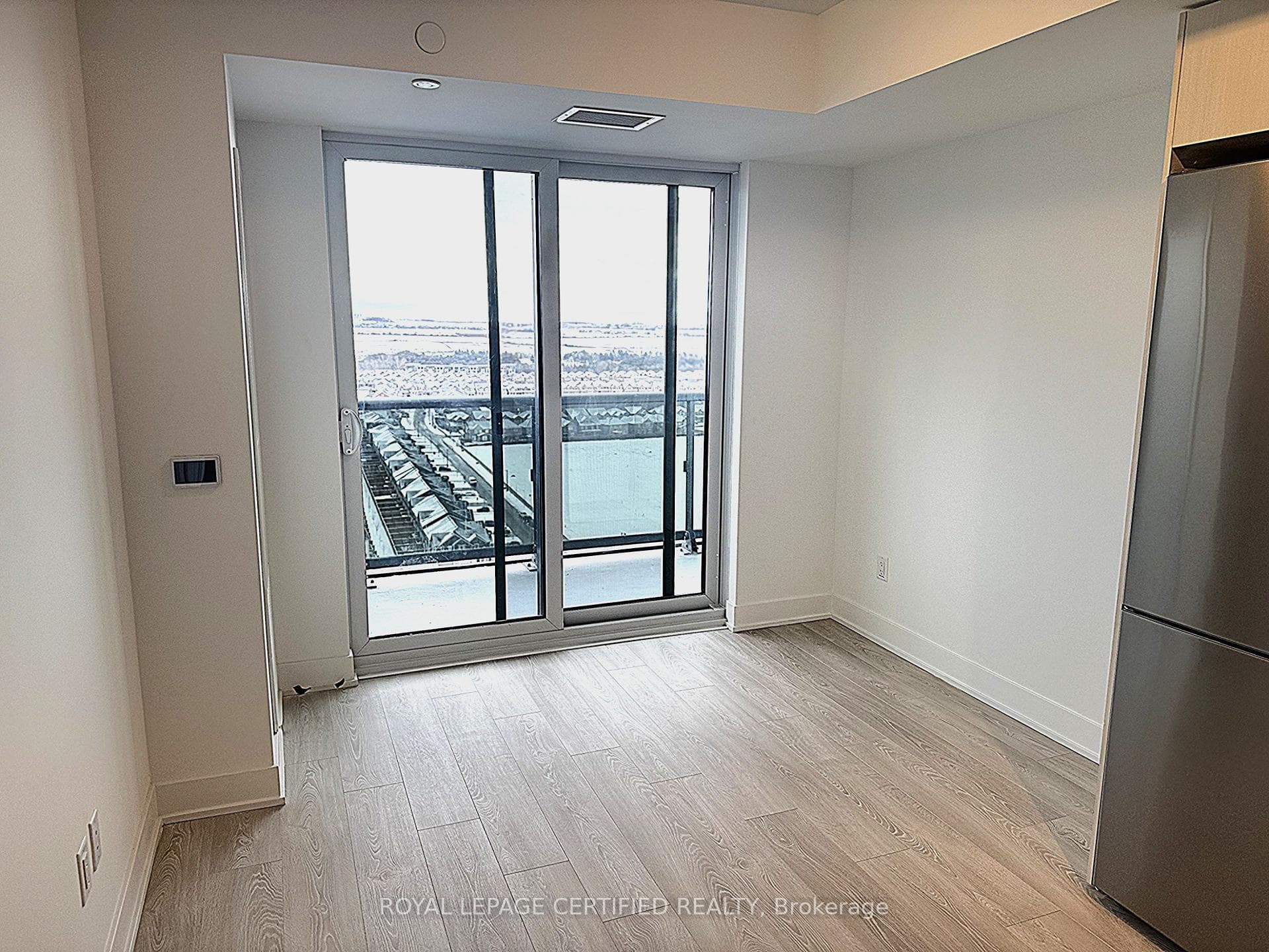 2425 Simcoe Street Unit 2101 photo 5