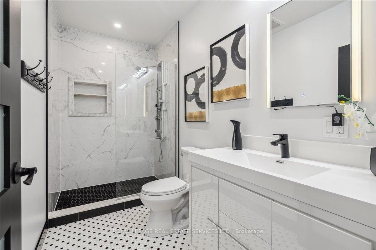62 Windemere Road photo 26