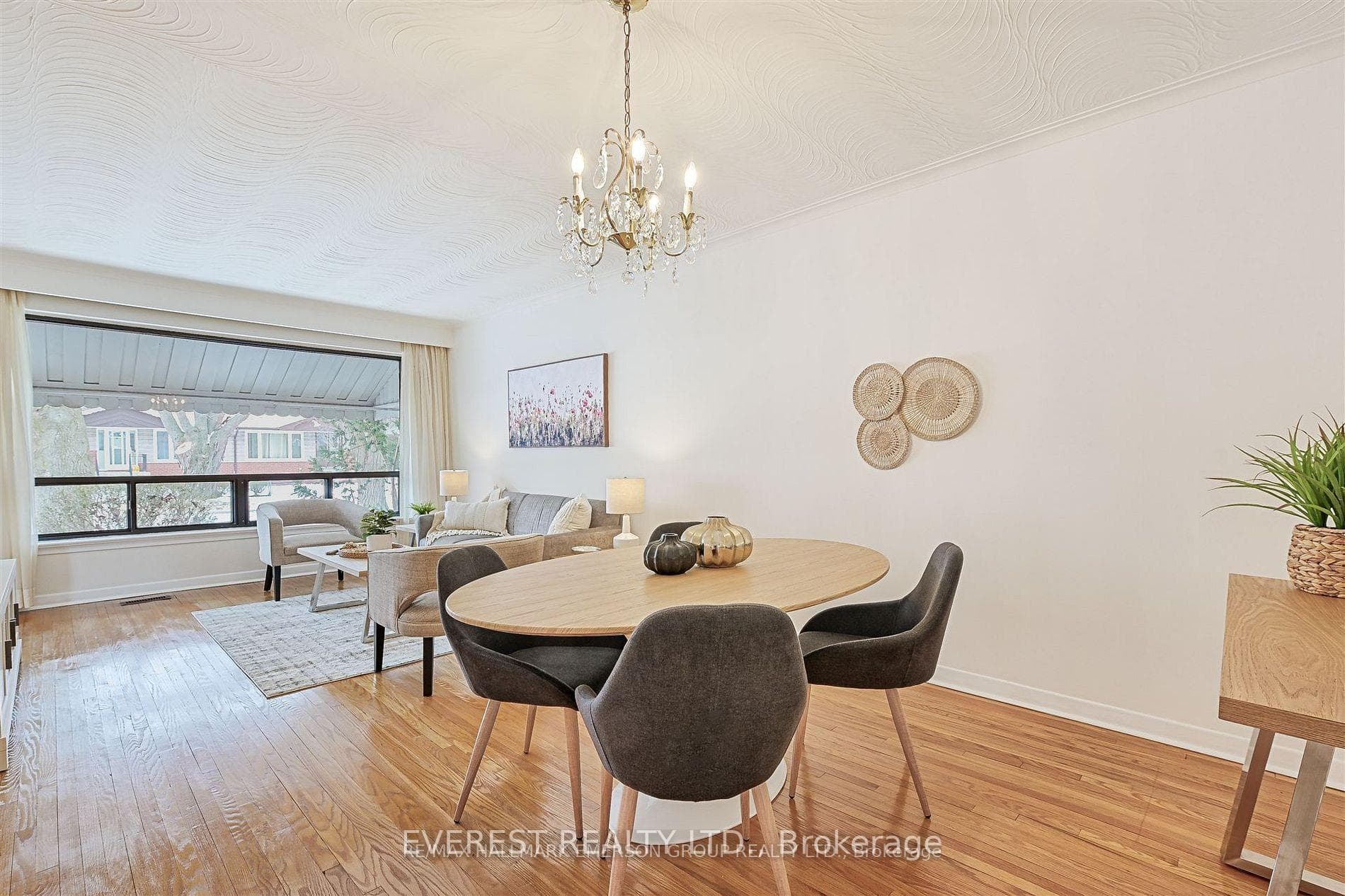 99 Rochman Boulevard photo 20