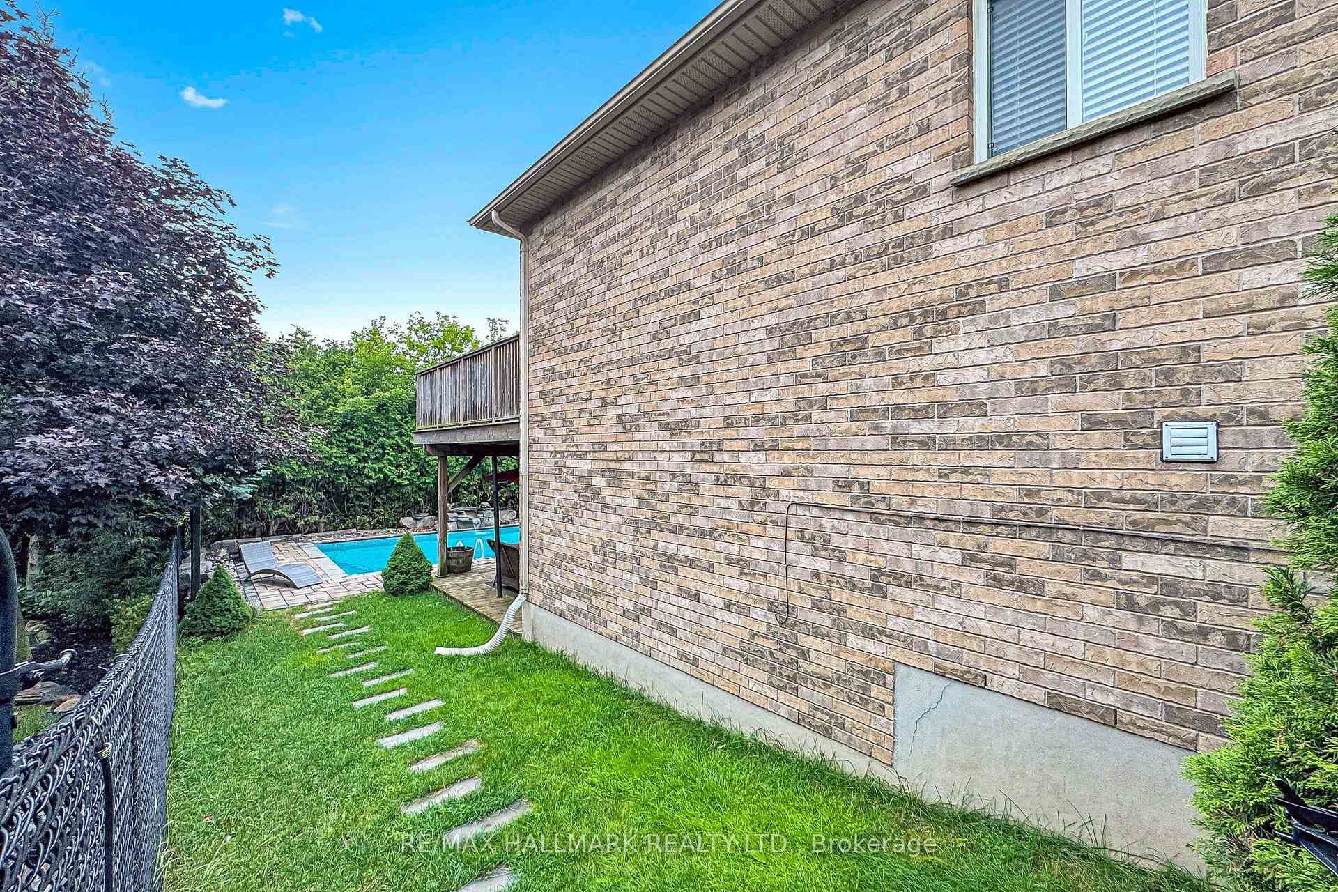 71 Hunter Road photo 44