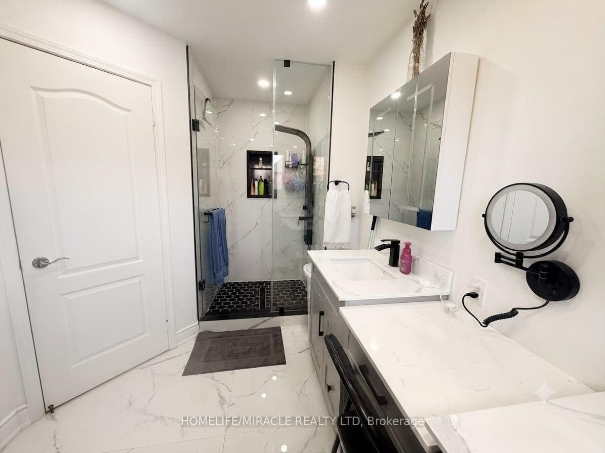 146 Cadillac Crescent photo 15