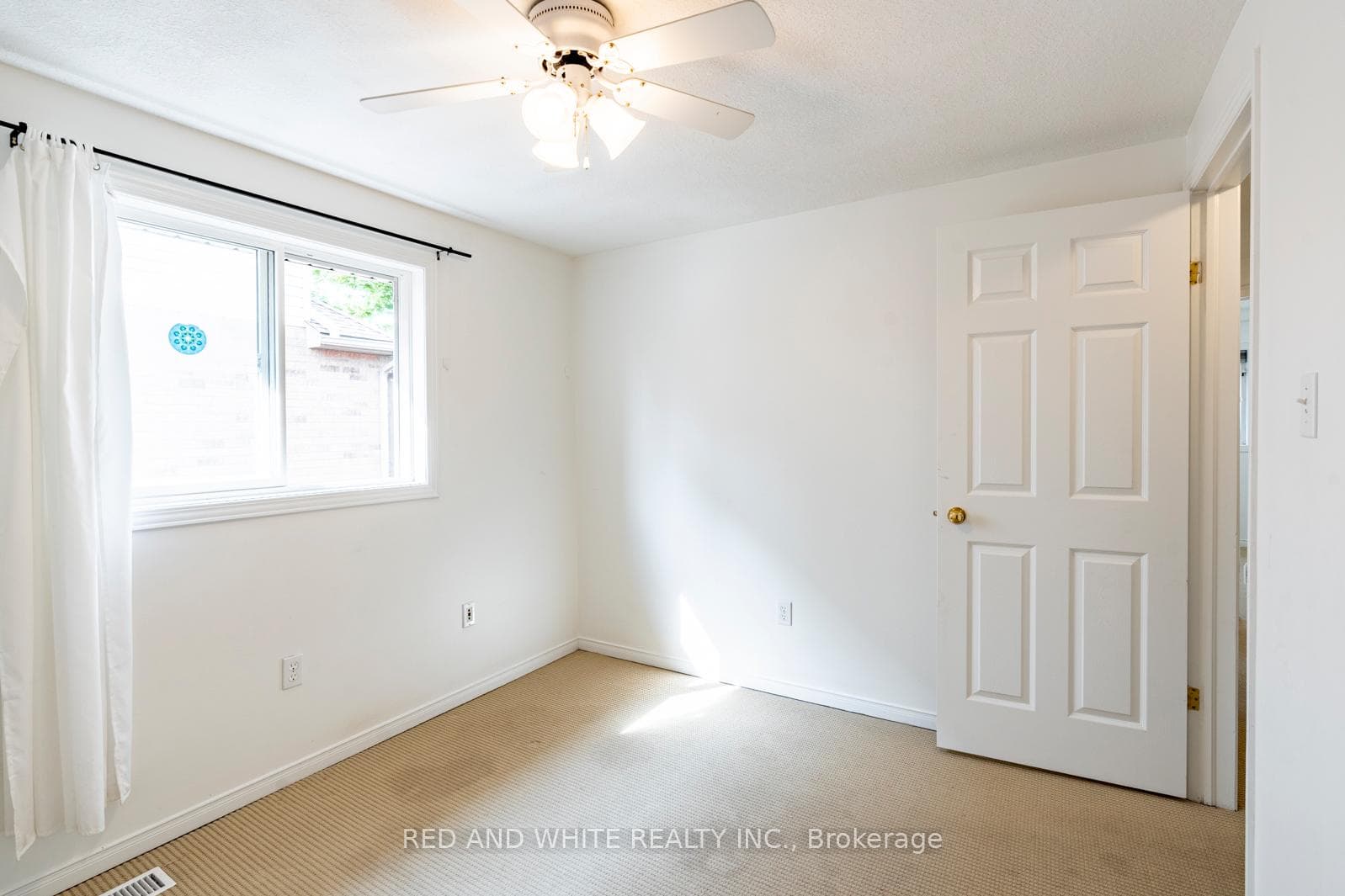 79 Munroe Crescent Unit UPPER photo 20