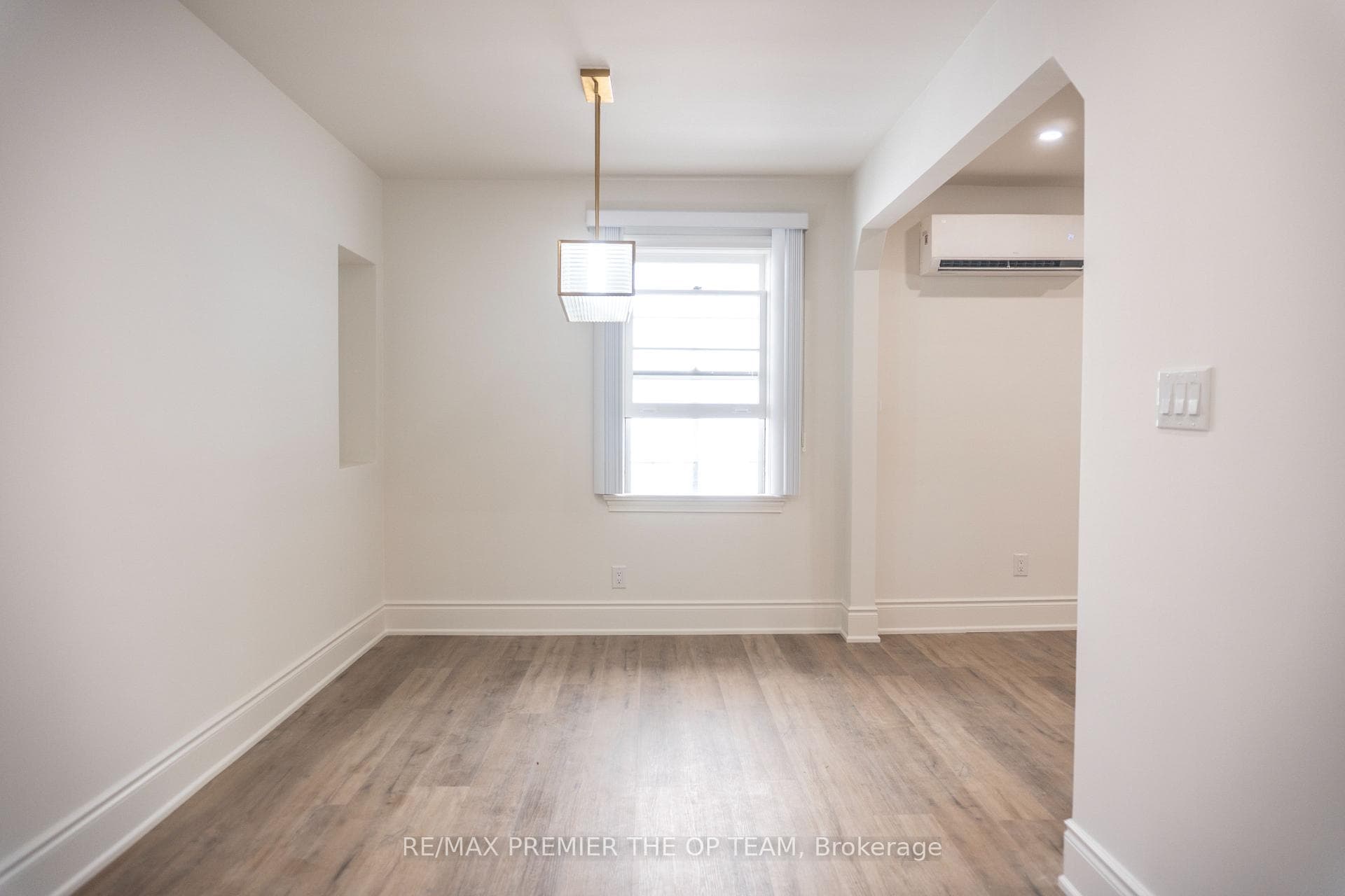 148 Martin Grove Road photo 17