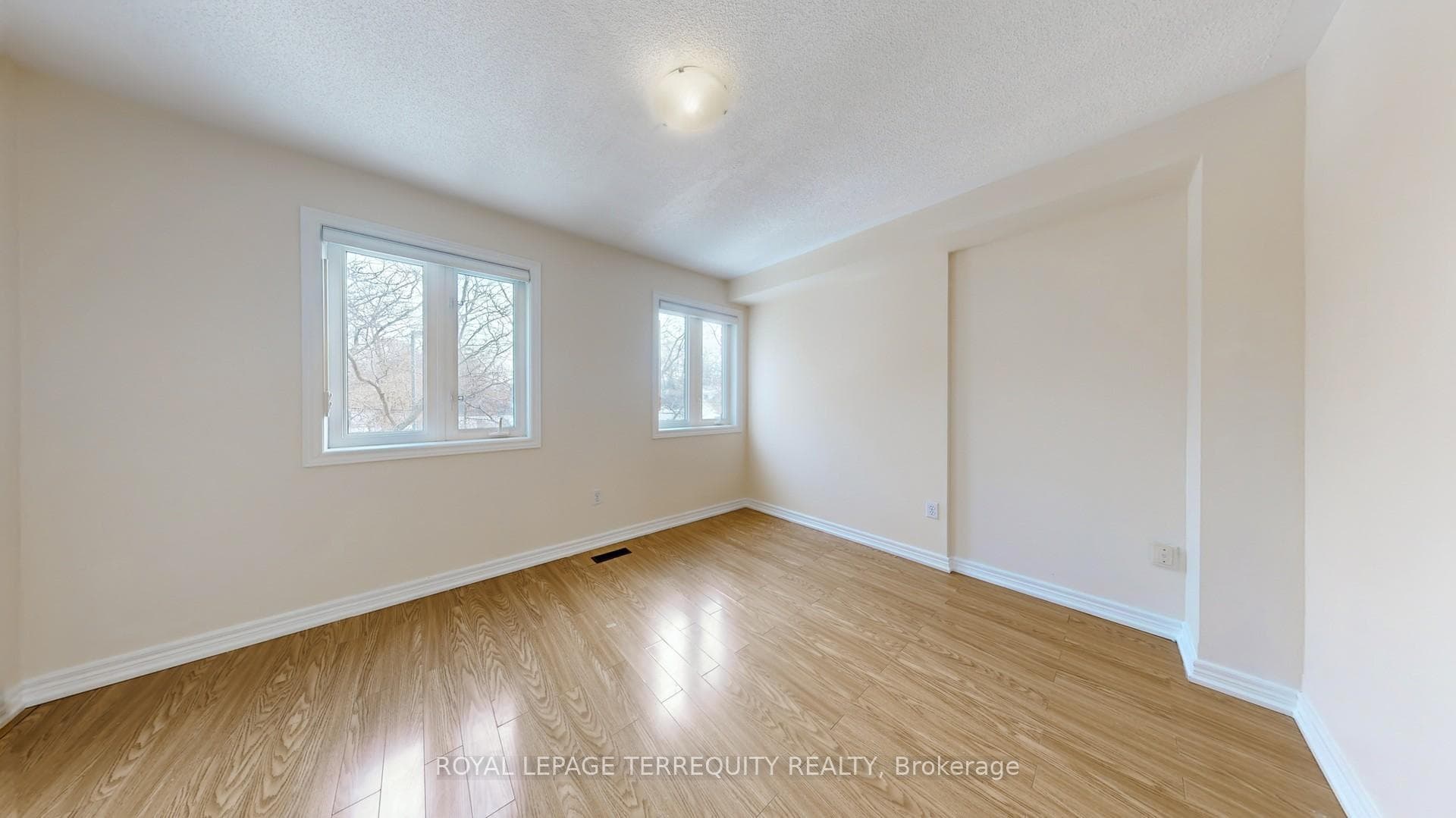 411 Dawes Road photo 17