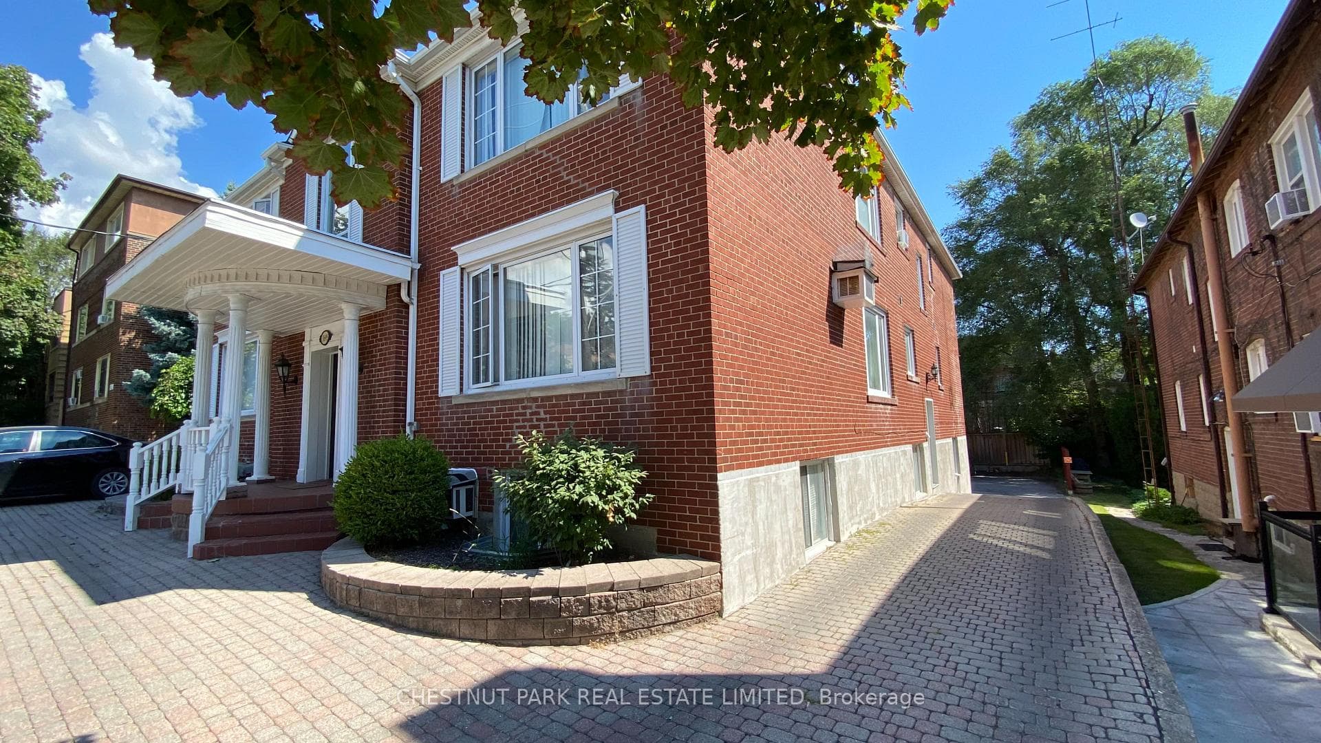 1695 Bathurst Street Unit 13 photo 2