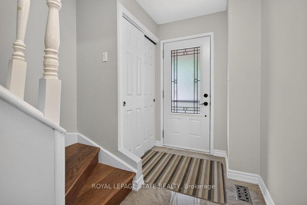 138 Memorial Avenue photo 11