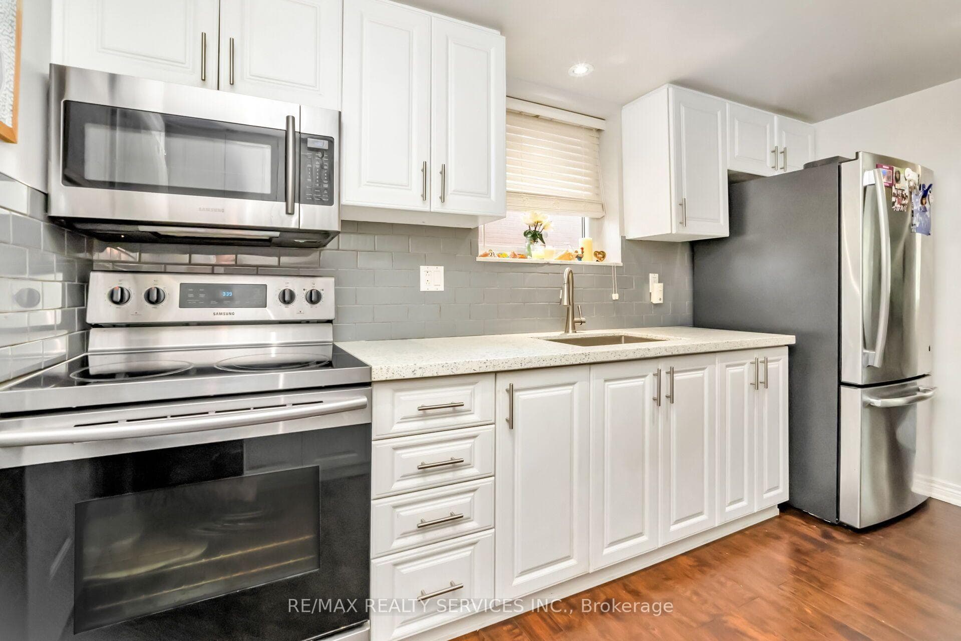 3287 Michaud Avenue photo 12