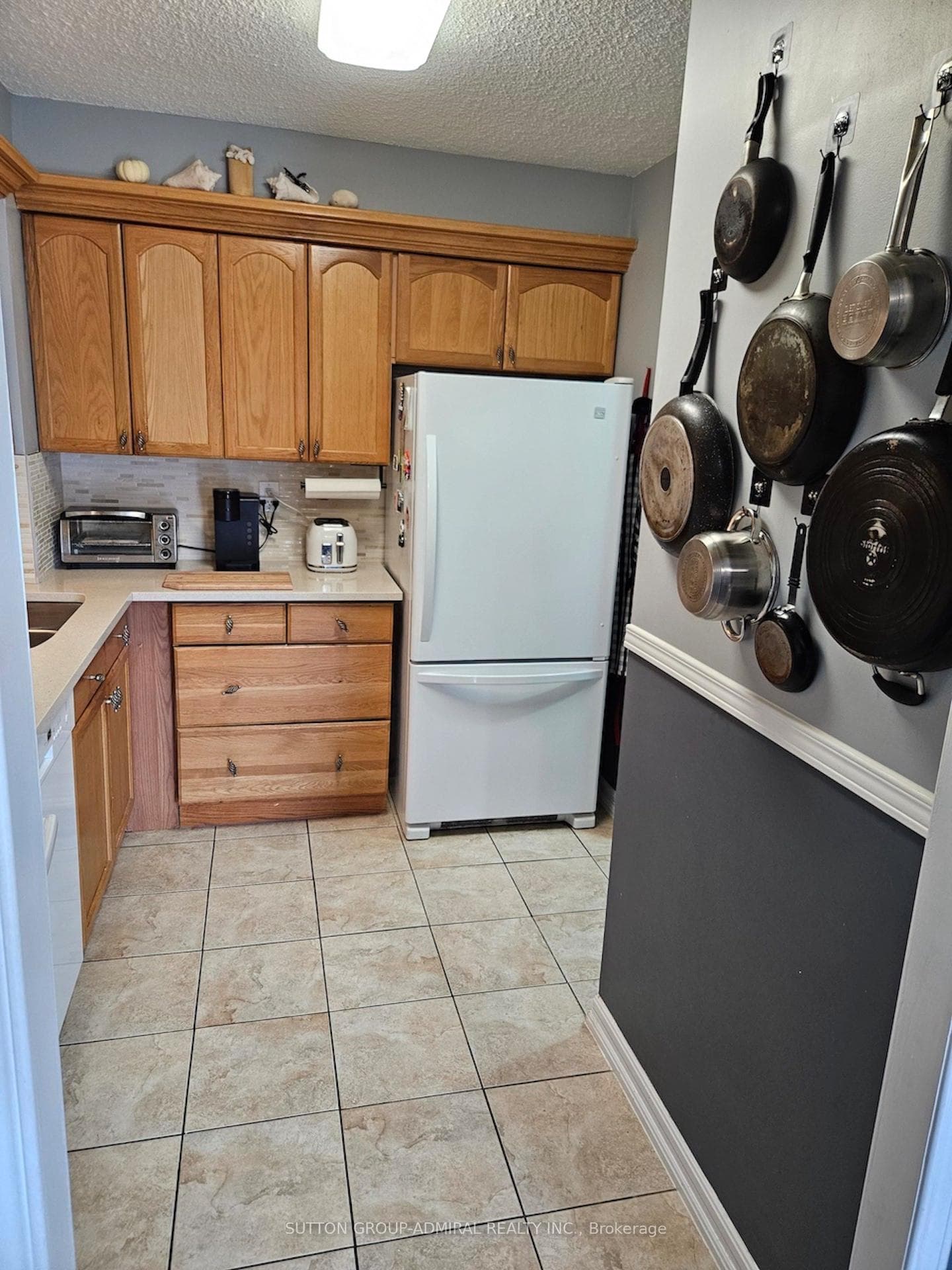 40 William Roe Boulevard Unit 810 photo 4
