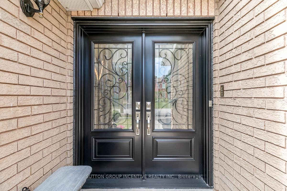 89 Cityview Circle photo 3