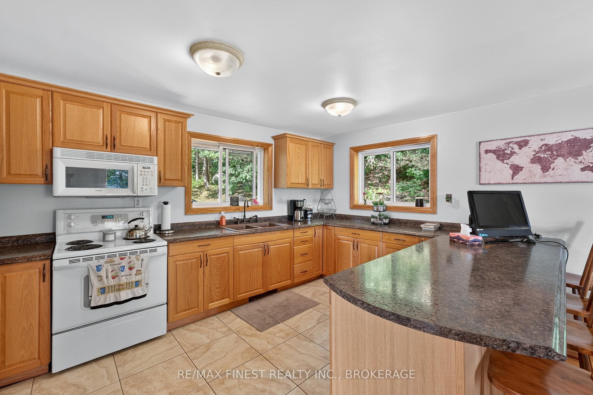 1076 Chester Lane photo 17