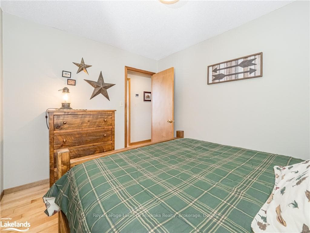 1094 CRUMBY LAKE Drive photo 14