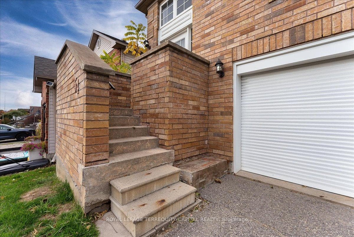 54 Copeman Crescent photo 7