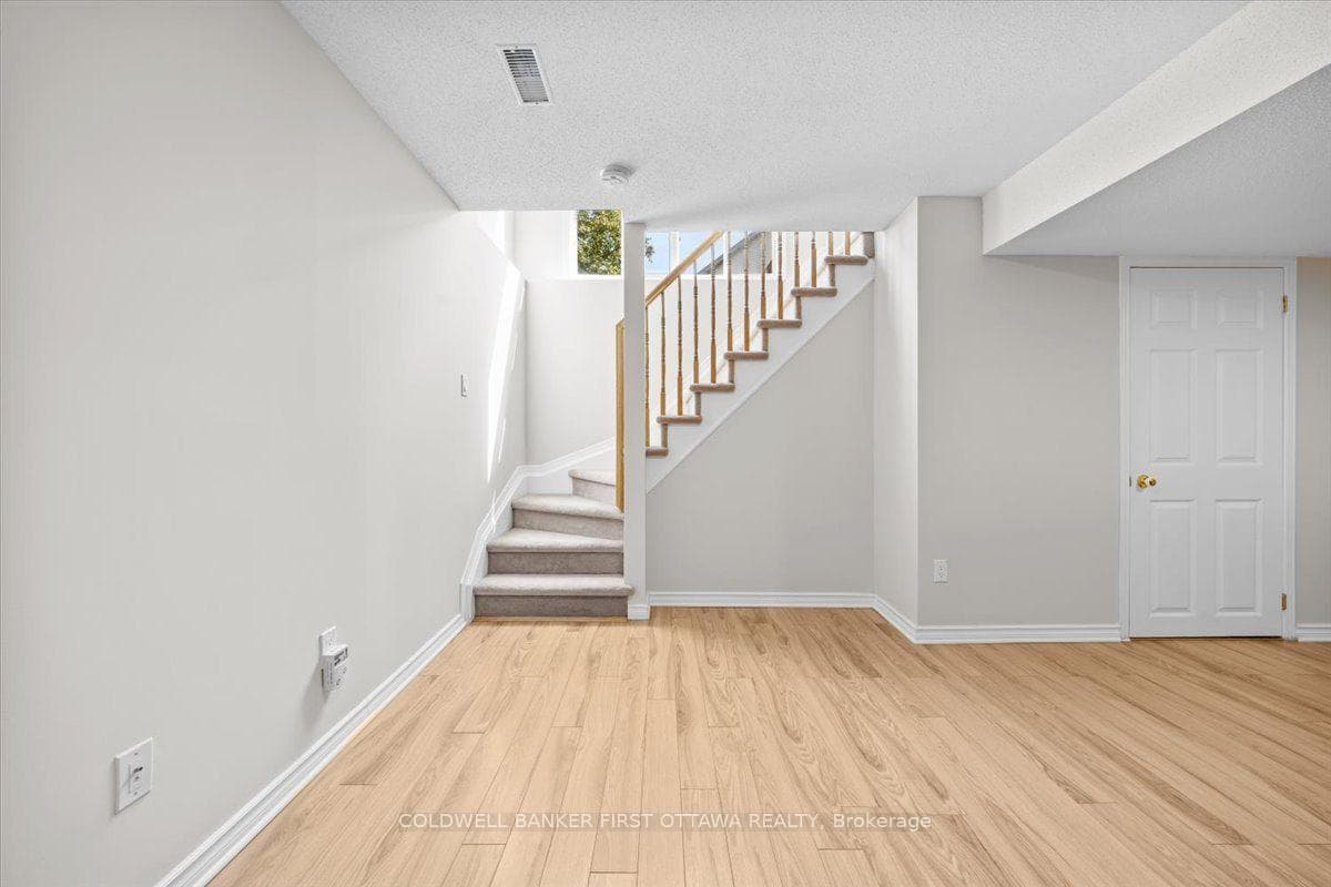 46 MARGRAVE Avenue photo 43