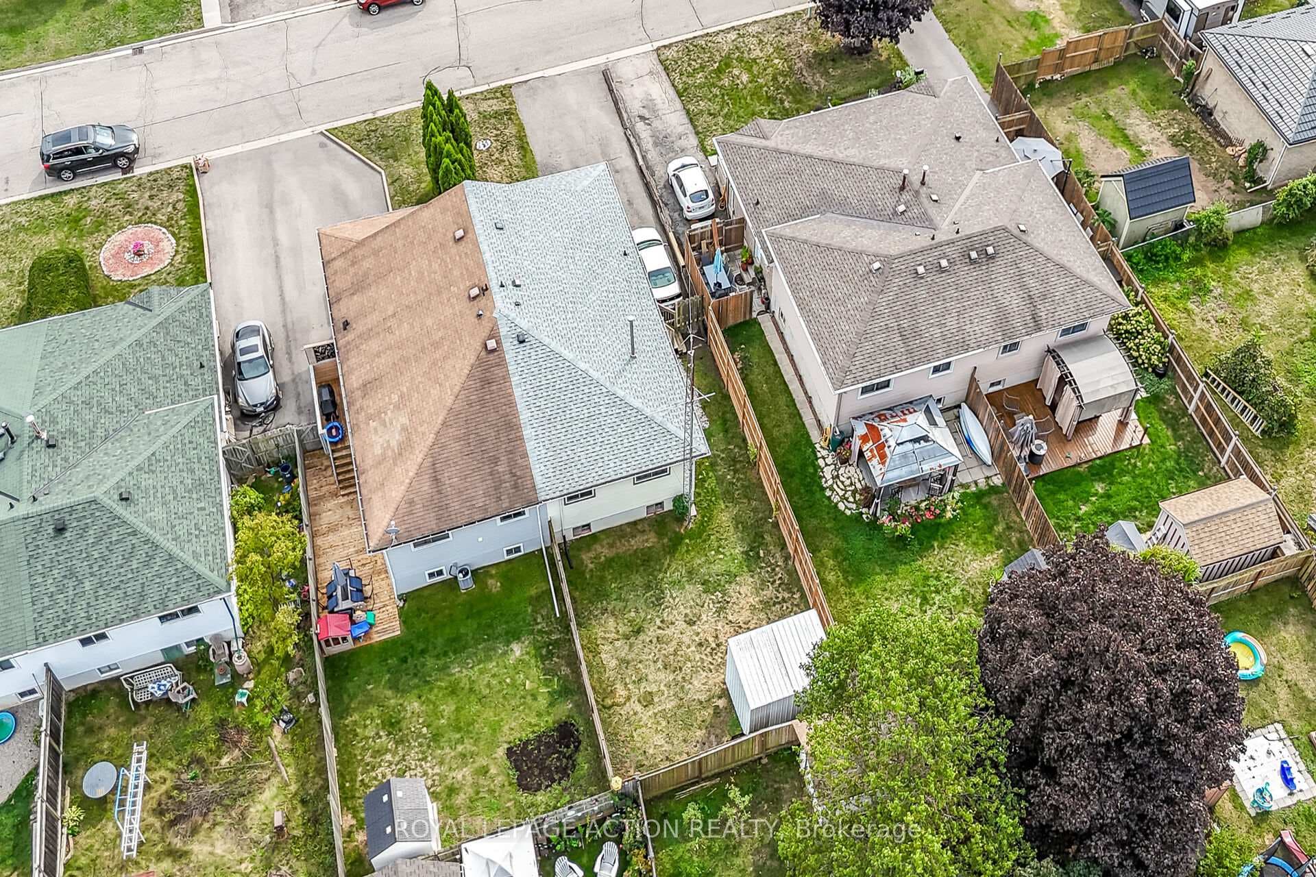 8 Maple Crescent photo 42