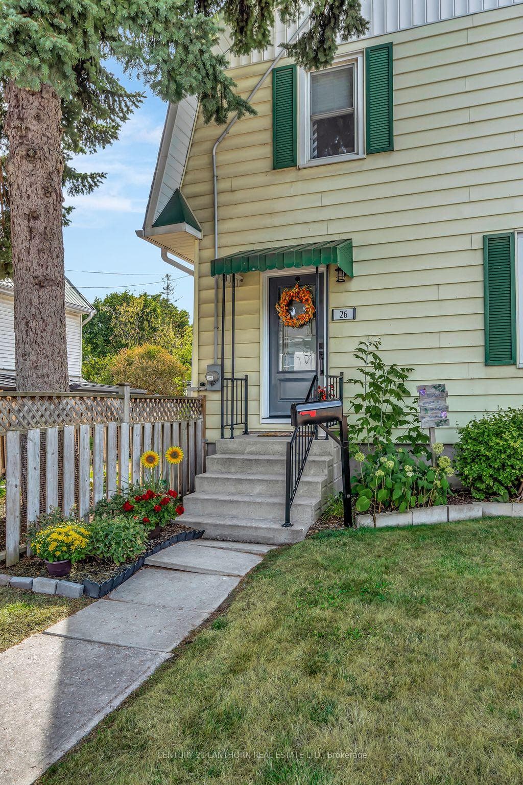 26 Everett Street photo 3