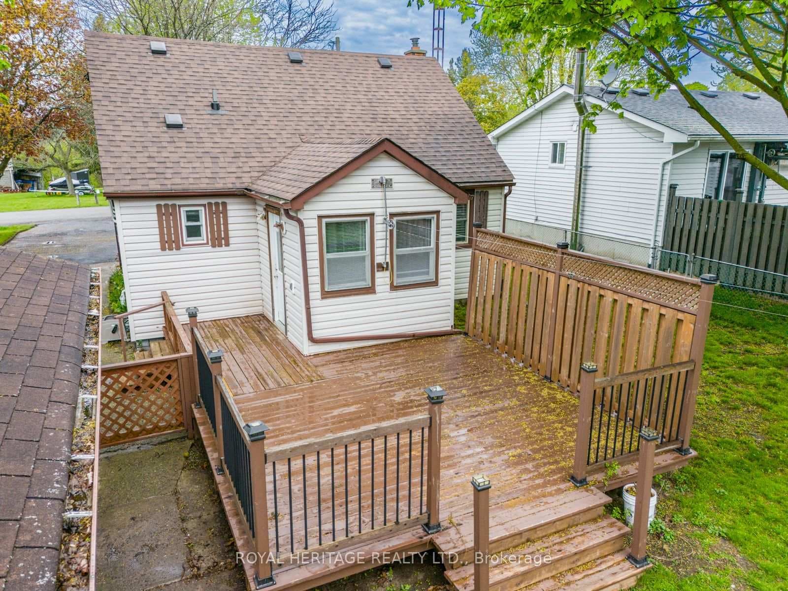 22 Carleton Boulevard photo 21