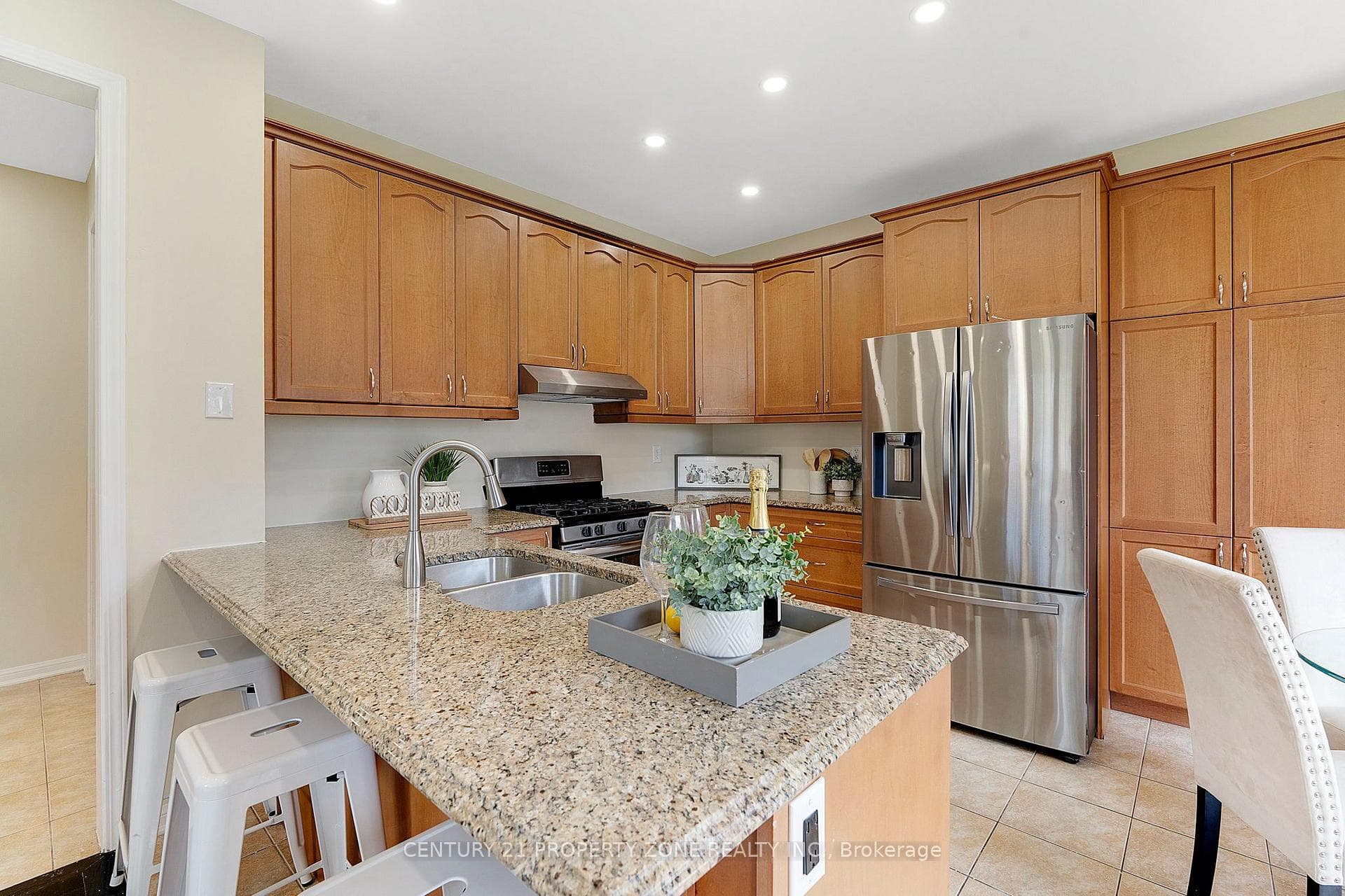 30 Apple Valley Way Drive photo 12
