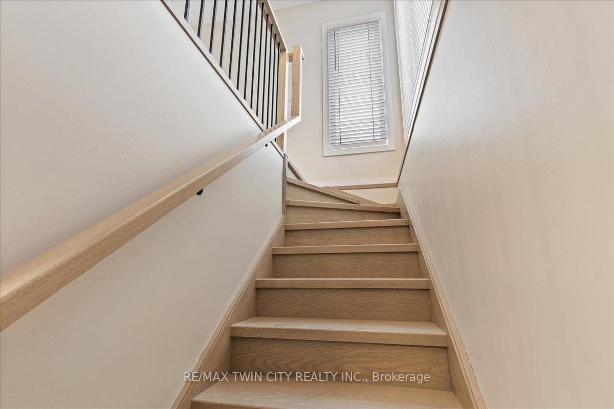 2 Pipers Green Court Unit 3 photo 14