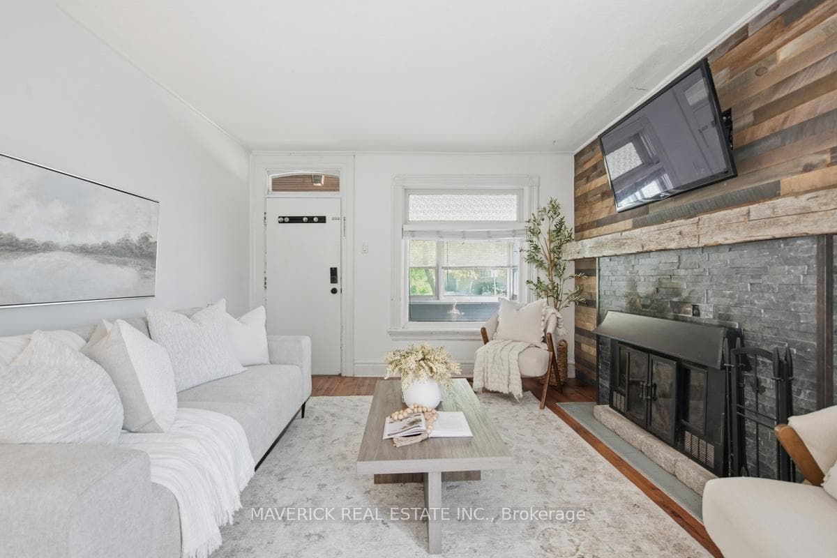 226 Grand Avenue photo 9
